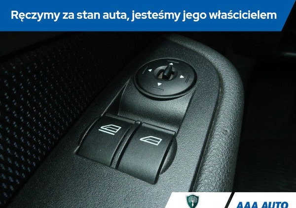 Ford Focus cena 14000 przebieg: 206060, rok produkcji 2005 z Myślenice małe 211